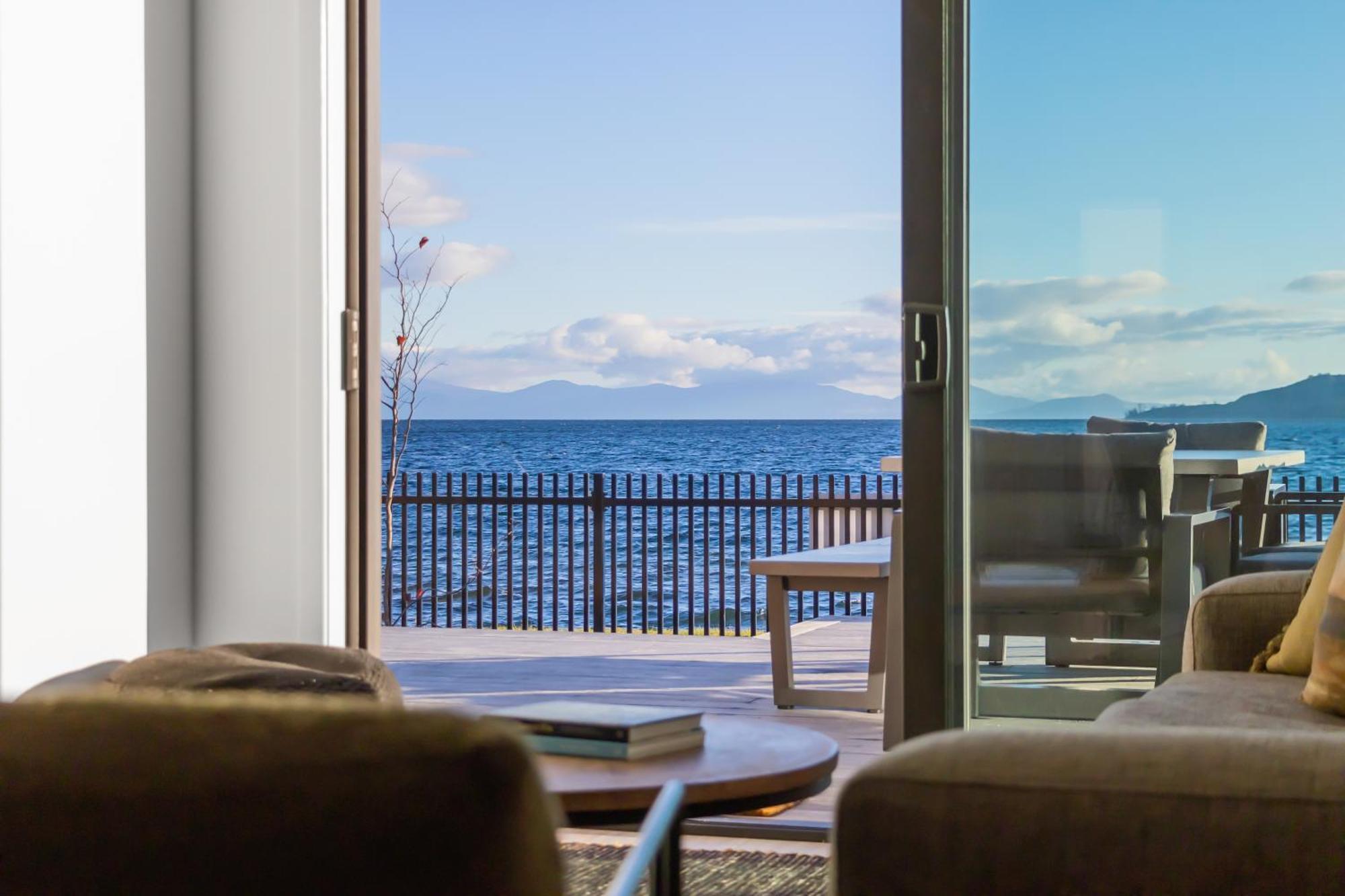 Brand New Lake Front Homes Spa Pool 타우포 호 외부 사진