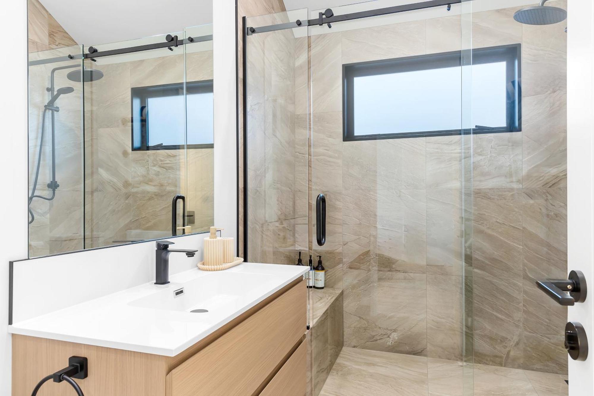 Brand New Lake Front Homes Spa Pool 타우포 호 외부 사진